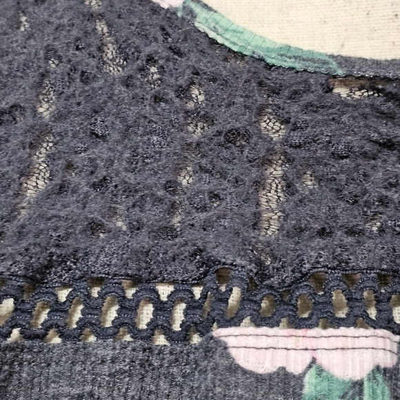 Torrid Knit Jersey Slub Lace Yoke Flutter Sleeve Top - Picture 7 of 7